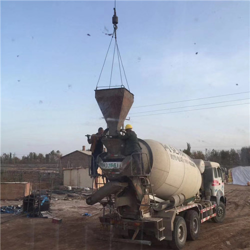 平舆县“精准瞄准”—— 吊车的 “定位导航” 技术